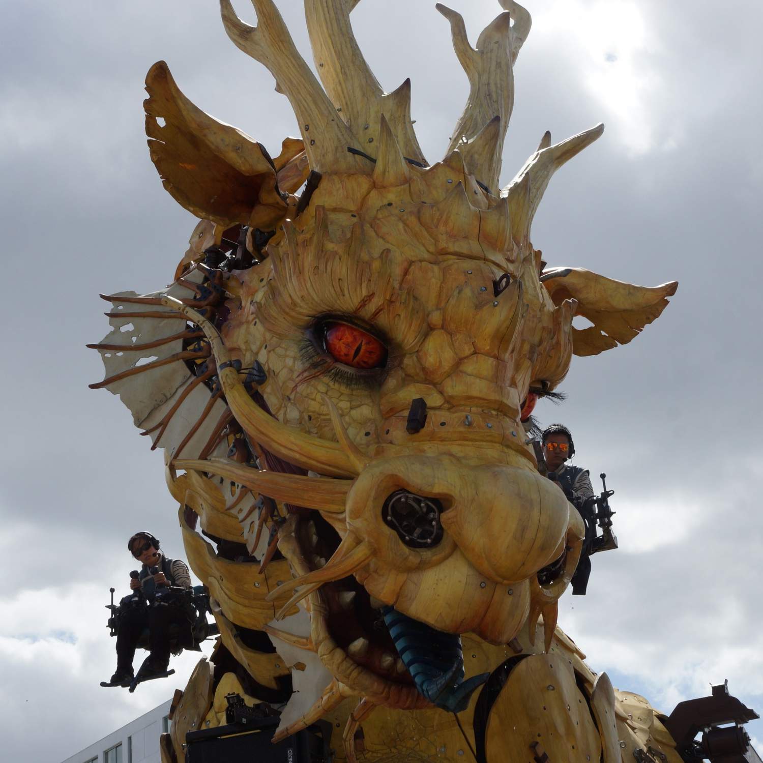 Le spectacle « L’Esprit du Cheval Dragon, les ailes volées » de La Machine.