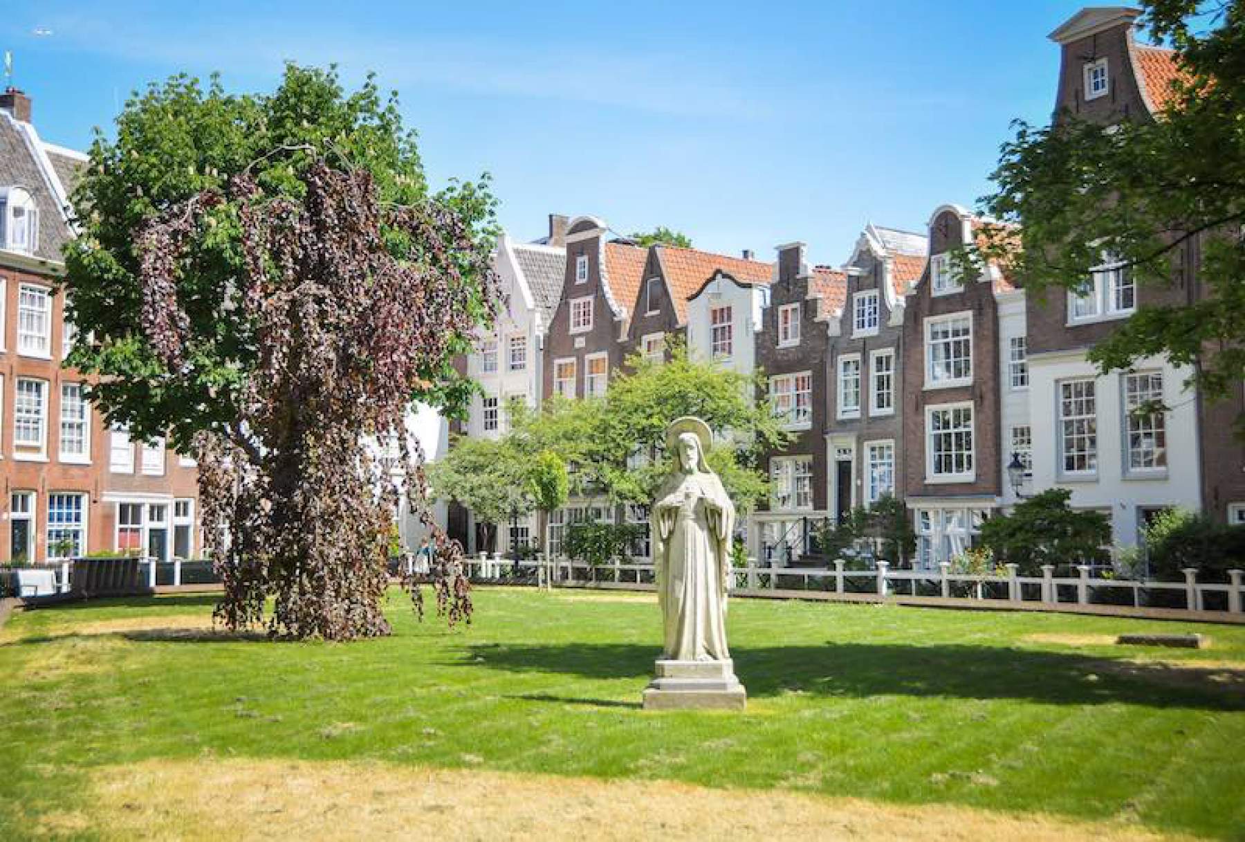 Béguinage (Begijhnof) de la place Spuiplein à Amsterdam, Pays-Bas
