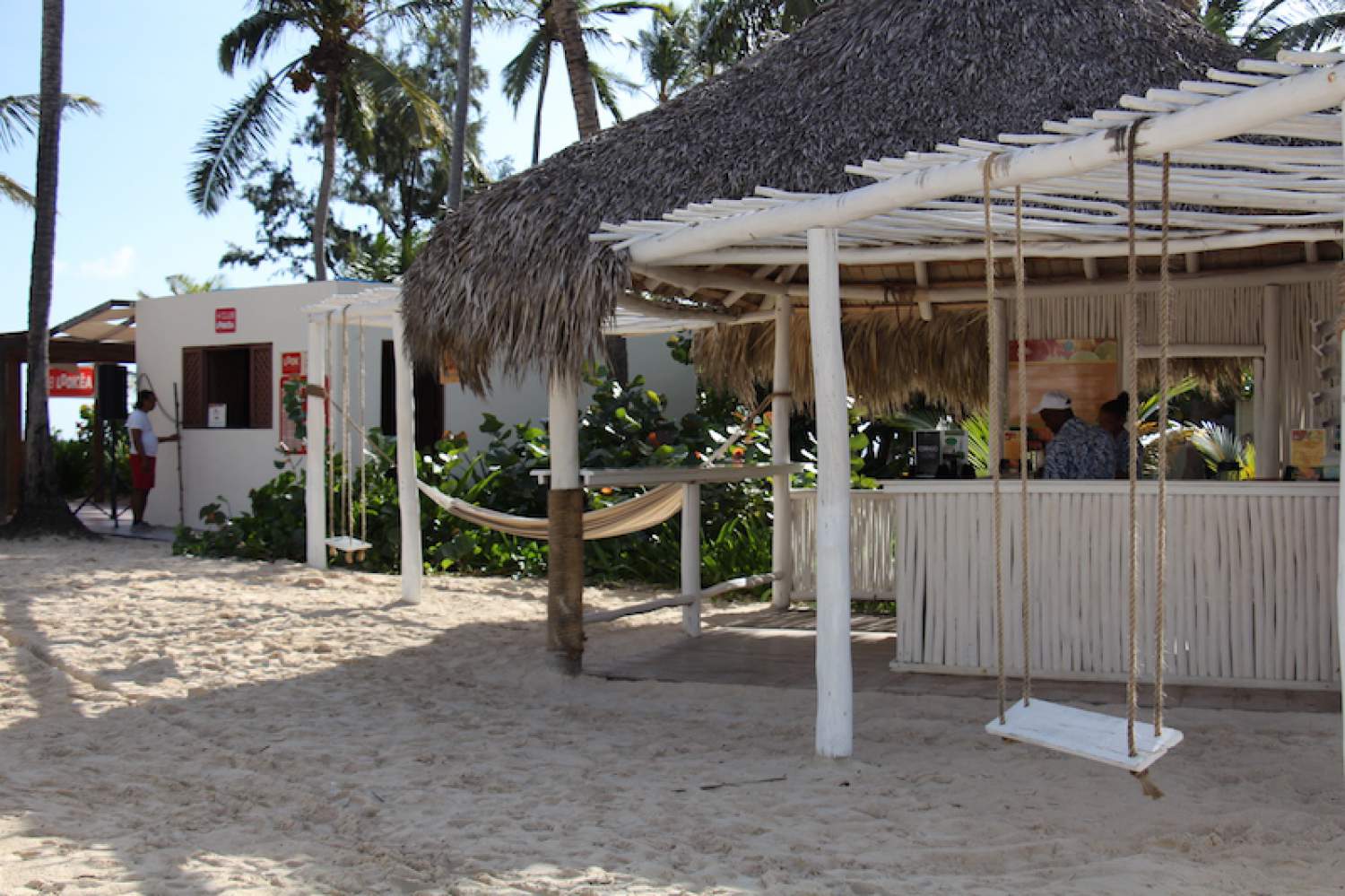 Bar sur la plage au Catalonia Bavaro à Punta Cana, République Dominicaine