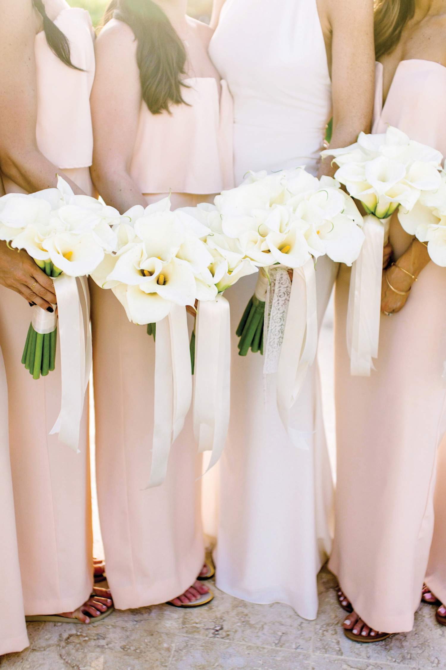 Bouquets pour les demoiselles d'honneur pour un mariage sur la plage