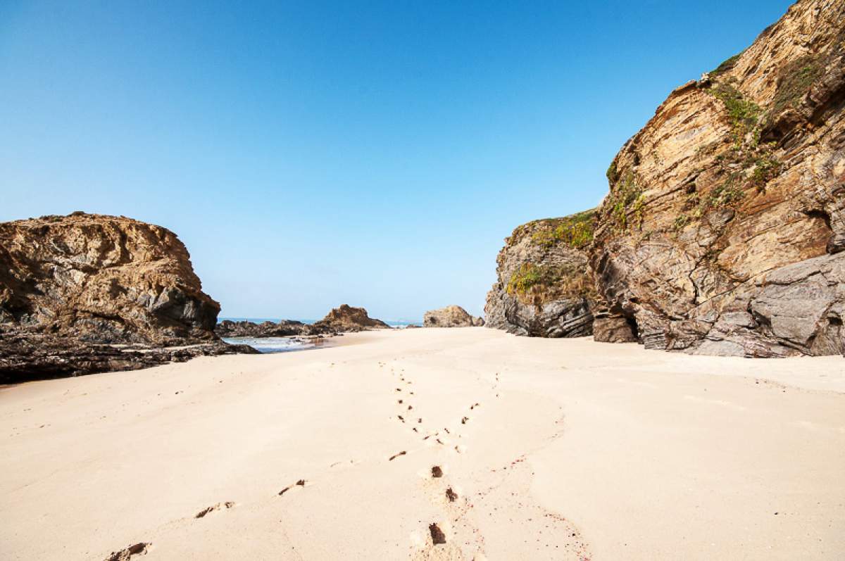 Plage hors saison, voyage responsable
