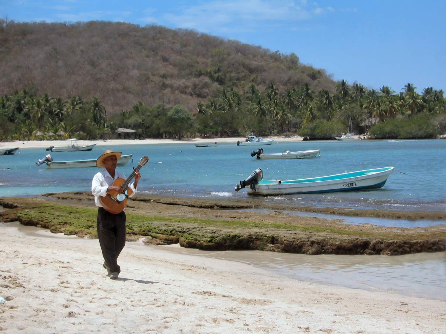 Playa las Gatas in Ixtapa, Mexico