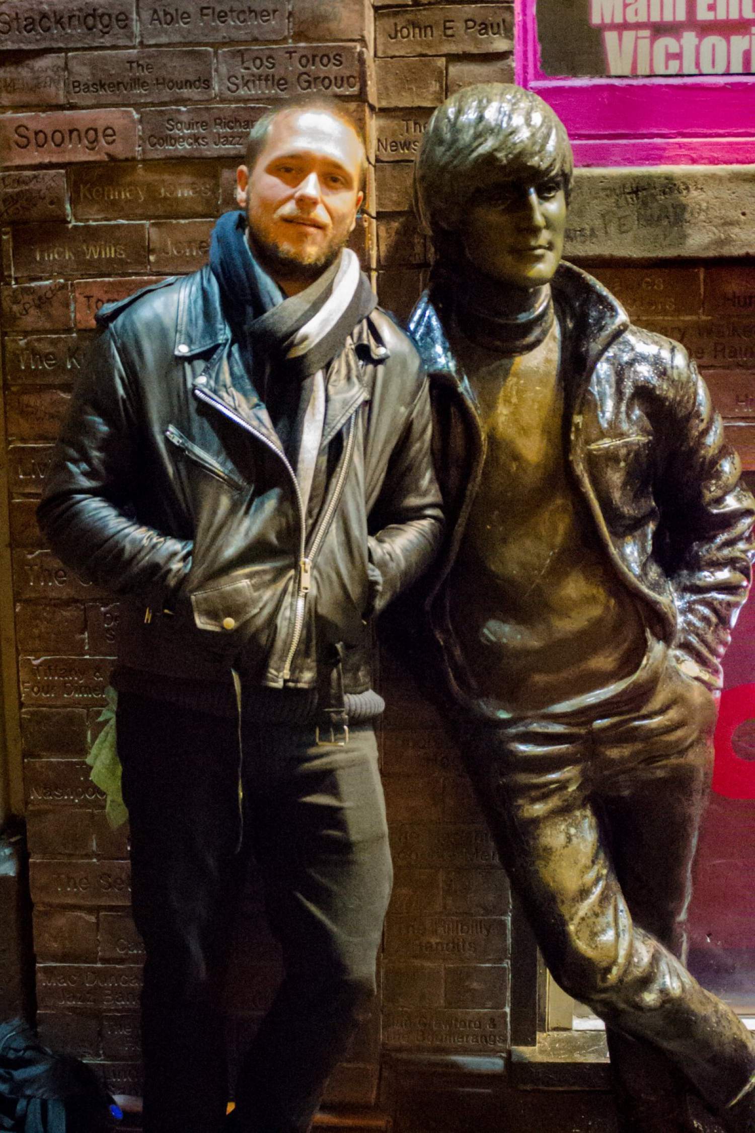 Statue de John Lennon au bar The Cavern