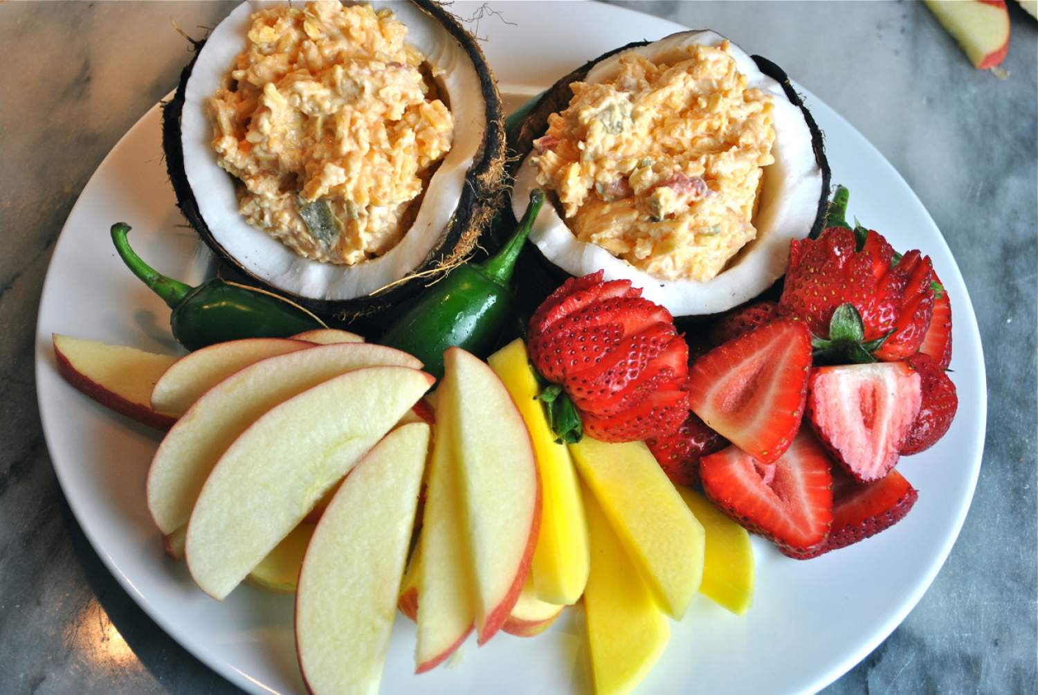 Assiette de fruits tropicaux