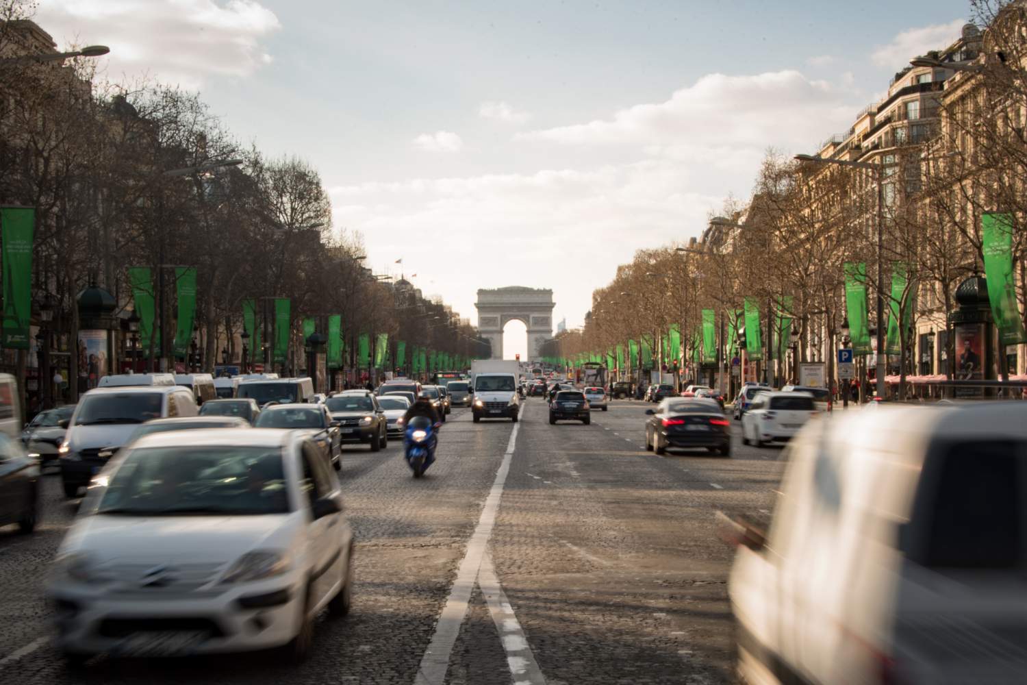 Paris Neighbourhood Guide: The Avenue des Champs-Elysées