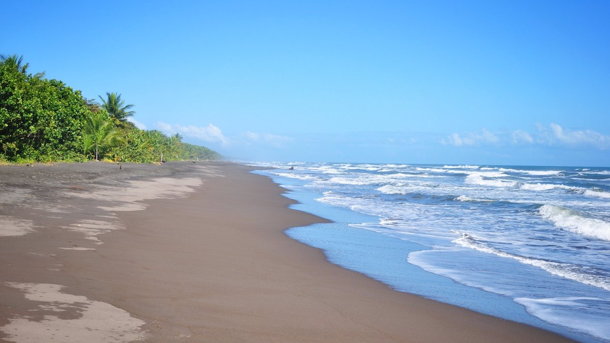 Plage Tortuguero voyage éco-responsable au Costa Rica