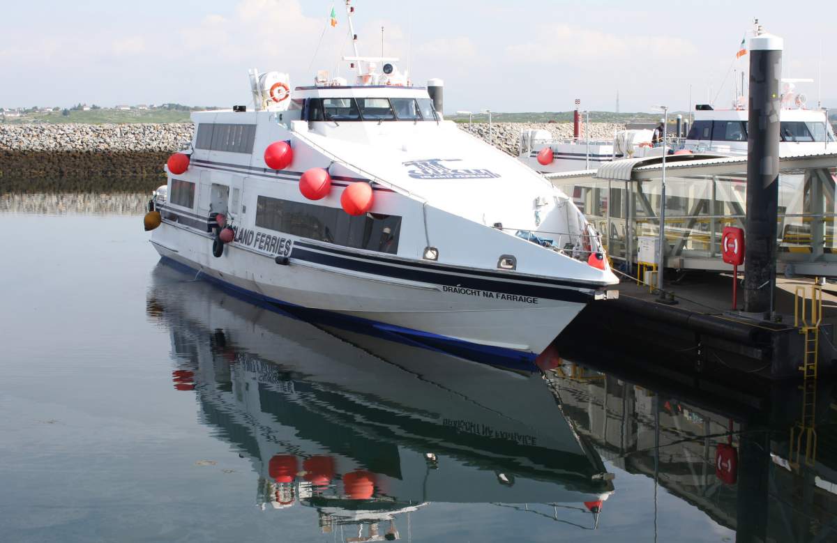 Bateau à Inis Mor, Irlande