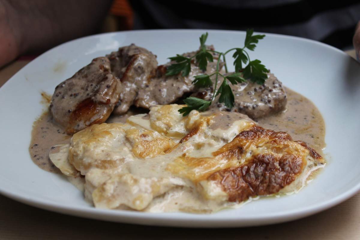 Gratin pepper steak in Grignan, France