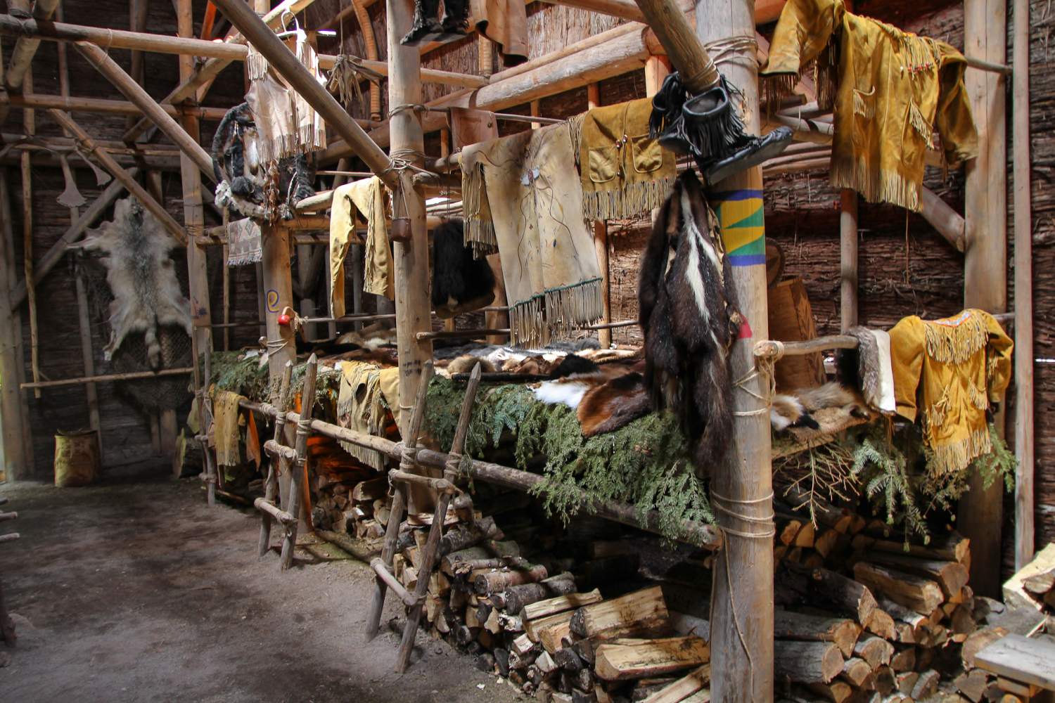 Traditional long house in the Huron Onhoüa Chetek8e site, Wendake