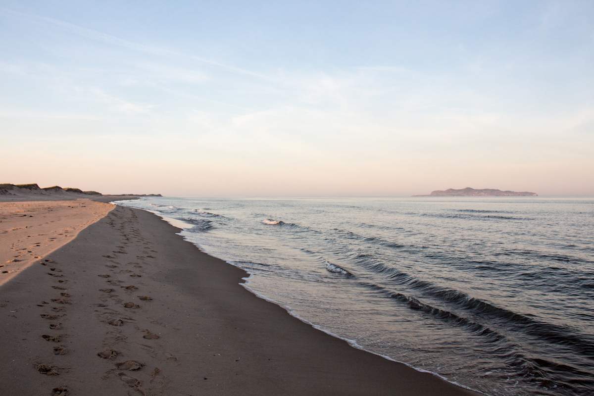 Plage aux Îles-de-la-Madeleine