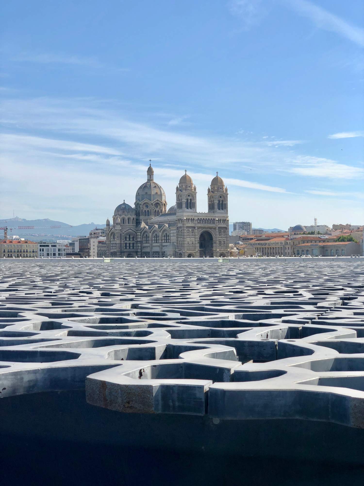 Mucem, vue du musée sur la cathédrale, France