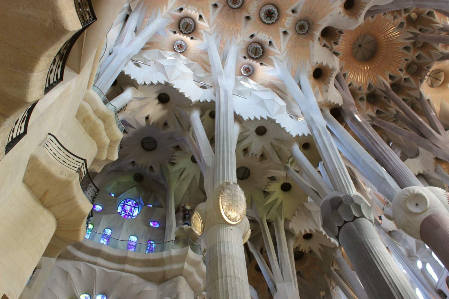 Vue intérieure de la Sagrada Familia