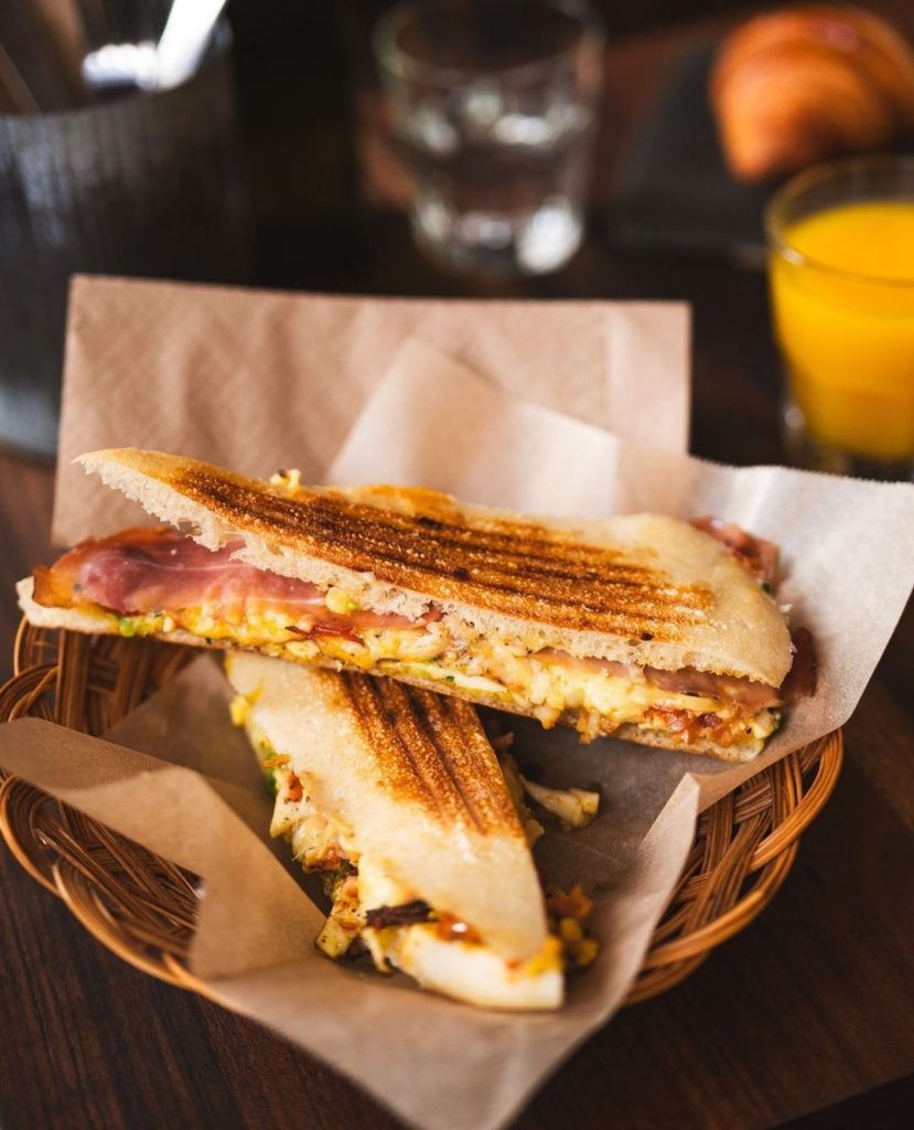 Panini poached egg on your face - Olive et Gourmando - Brunch à Montréal