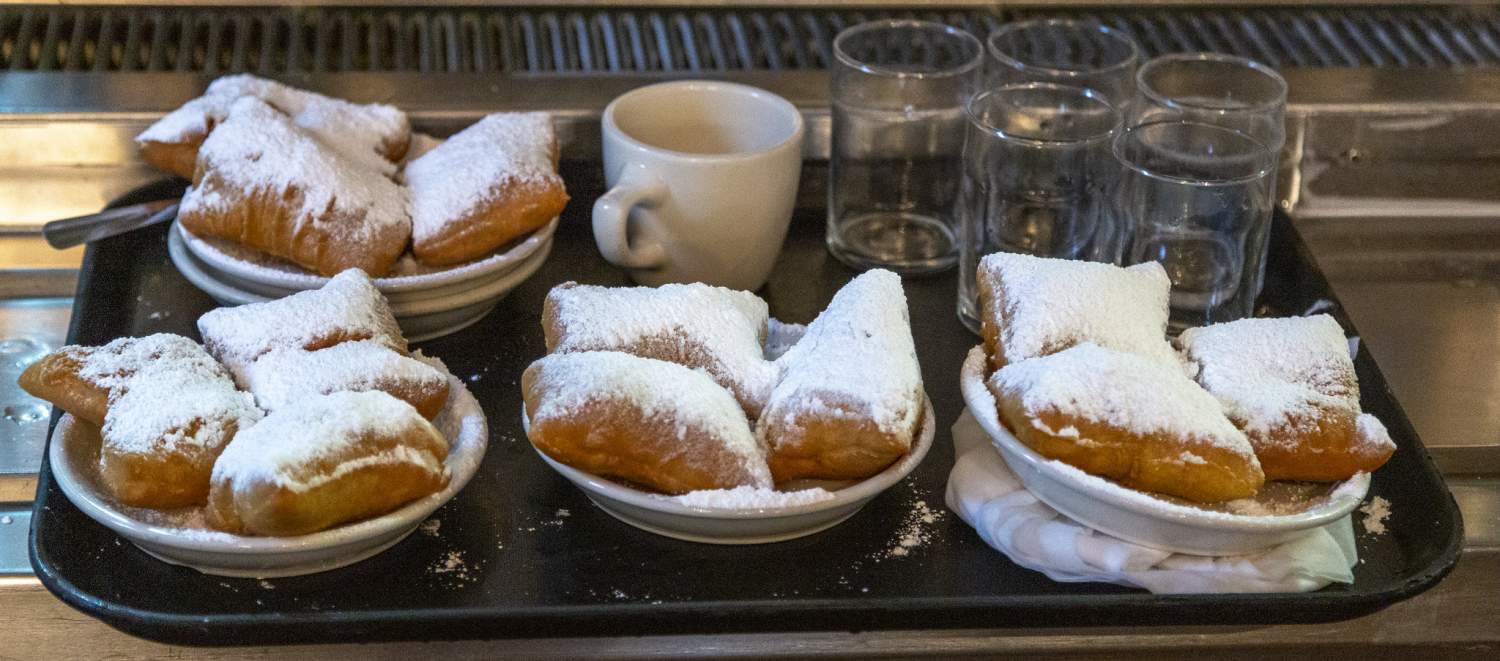 Beignets at Cafe du Monde, New-Orleans