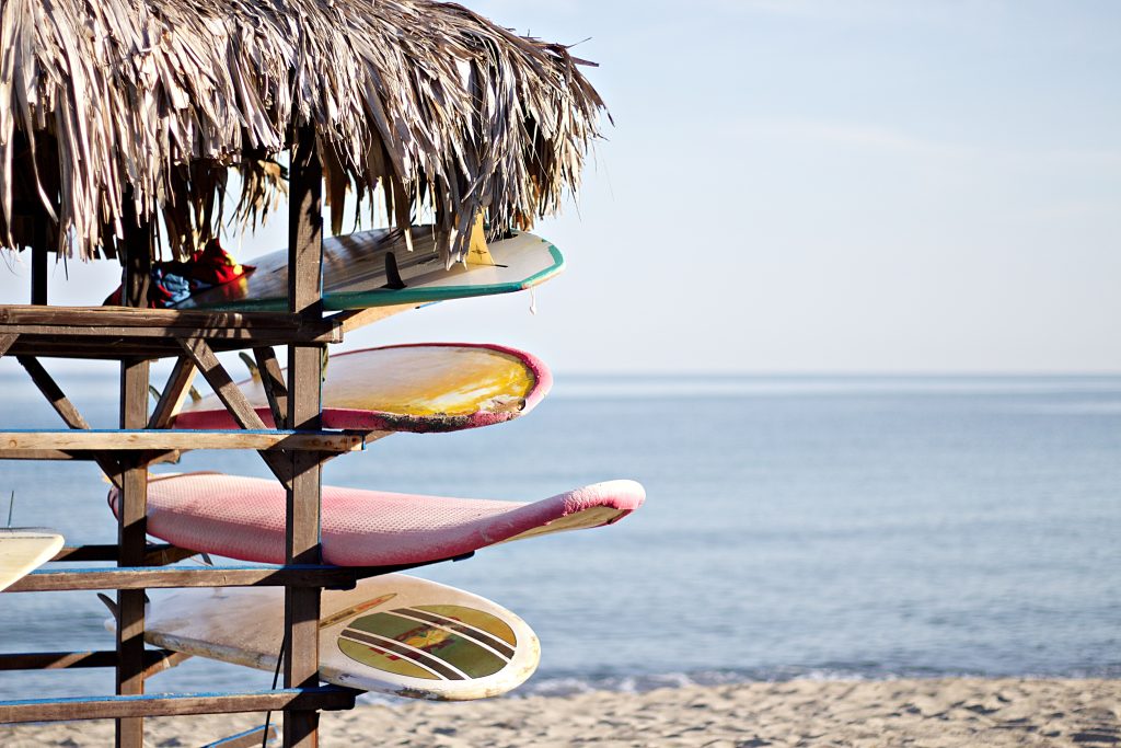 pourquoi voyager surf plage soleil beach sun