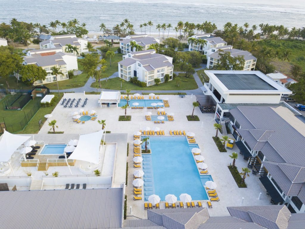 Section principale de l'hôtel tout-inclus pour familles à Puerto Plata - Main section of the family resort in Puerto Plata Dominican Republic