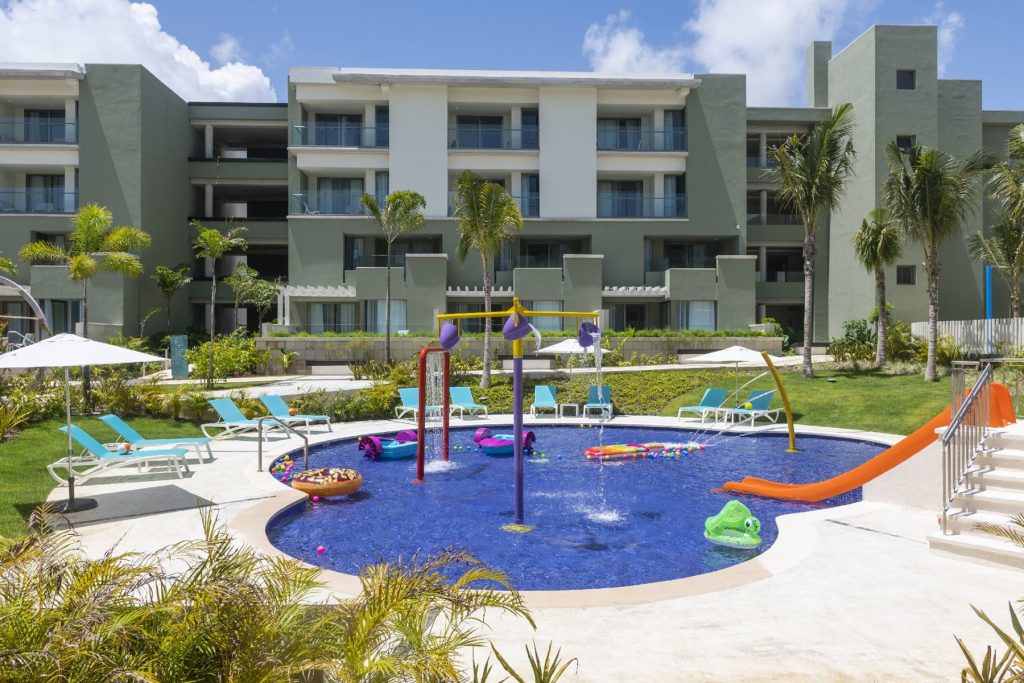 Piscine pour enfants - Kids pool - Tout-inclus famille à Costa Mujeres - Family resort in Costa Mujeres - Catalonia Grand Costa Mujeres All Suites & Spa