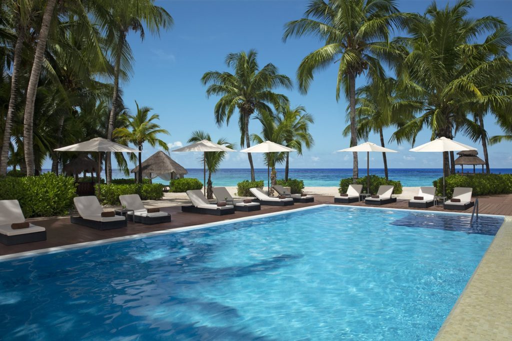 Transat tout-inclus pour voyageurs solo Mexique _ Secrets Aura Cozumel - All-inclusive resorts for solo travel Mexico