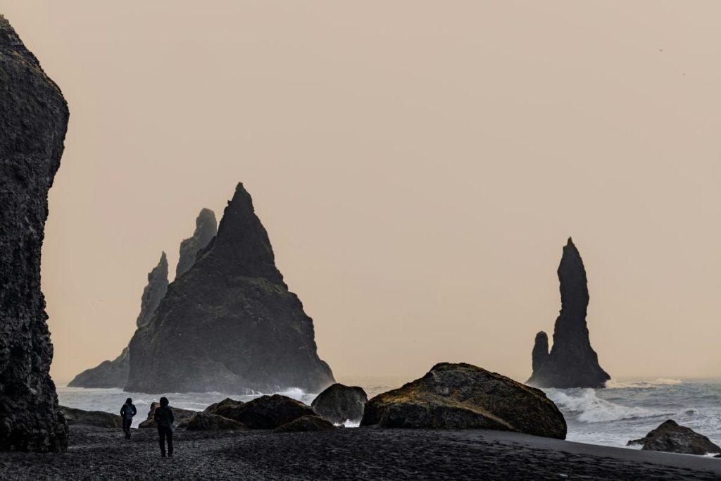sable noir islande black sand beach iceland