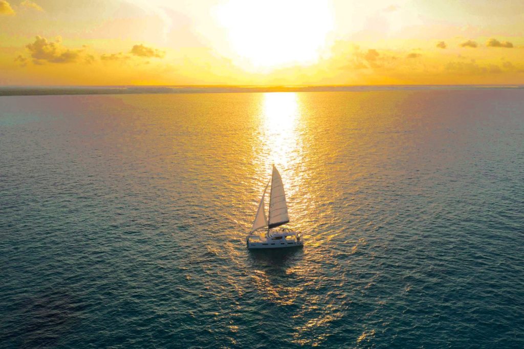 Luxury sunset sailing - Excursion catamaran - coucher du soleil