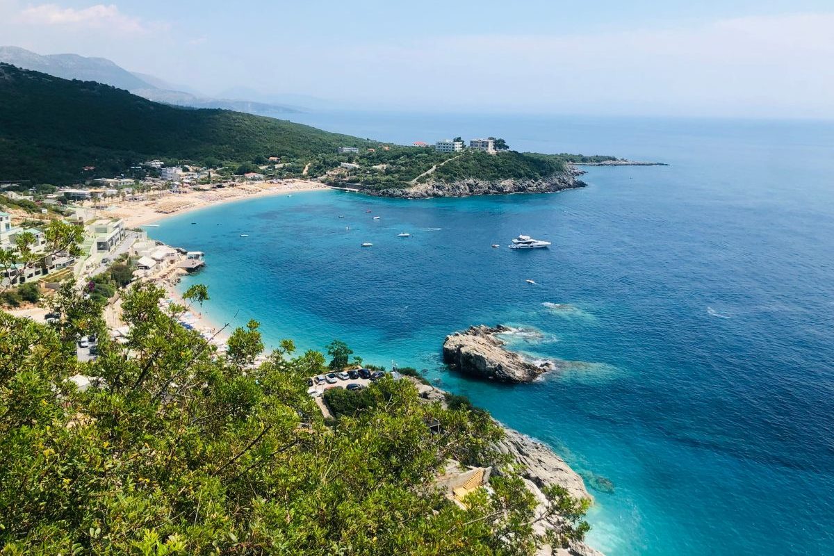 voyage en albanie plage - Himarë- travel guide albania beaches