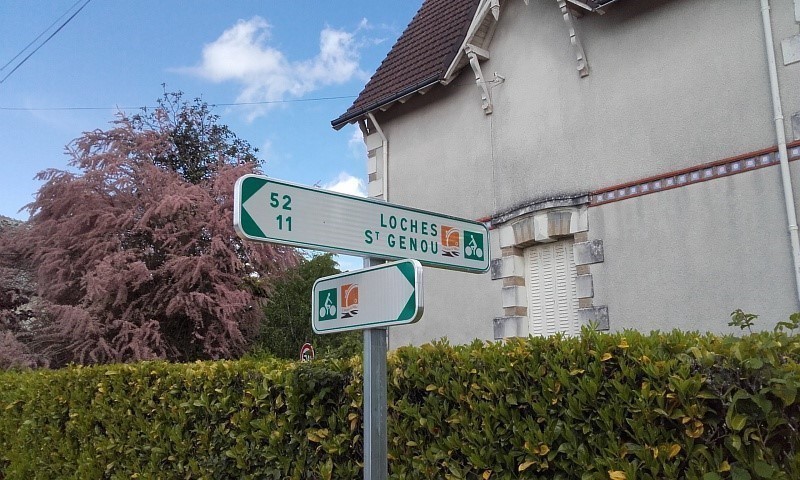 Panneaux de signalisation de l'Indre à vélo à Buzançais - Crédit photo : ADTI