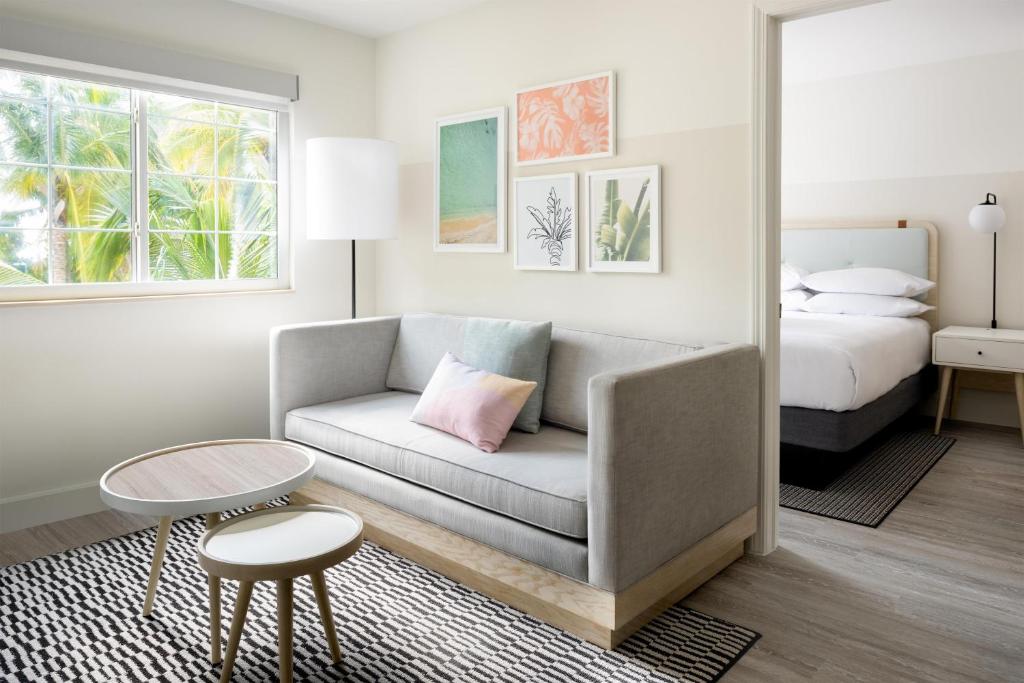 Hampton by Hilton Grand Cayman Seven Mile Beach - 2