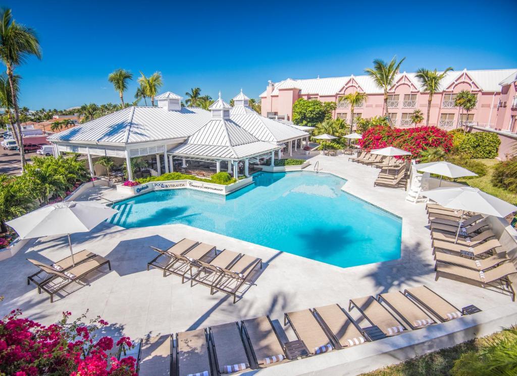 Comfort Suites Paradise Island - 1