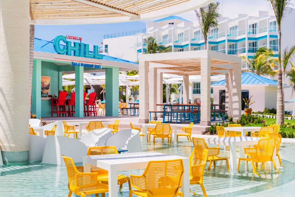 riv-margaritaville-riviera-maya-bar-chill-01