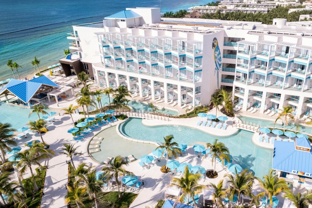riv-margaritaville-riviera-maya-pool-02