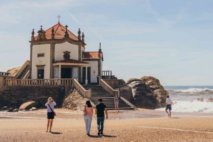 Capela do Senhor da Pedra Miramar - day trip from Porto excursion d'une journée