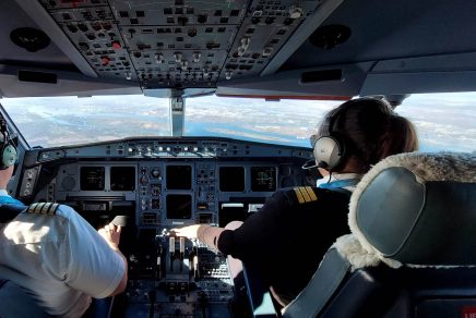 Karina Scattolin - femme en aviation et pilote Air Transat