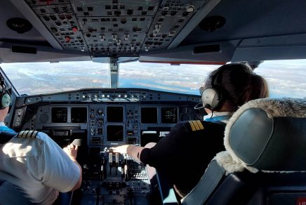 Karina Scattolin - femme en aviation et pilote Air Transat