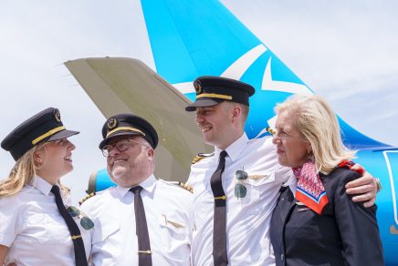 Patrice, Olivier et Elizabeth Roy - famille pilotes Air Transat family pilot A321
