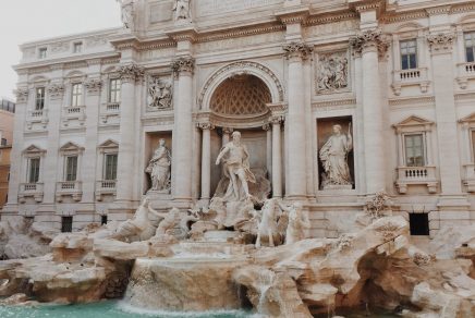 fontaine de trévi à rome - things to do in rome
