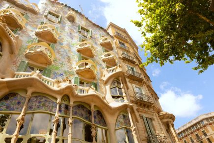 gaudi in barcelona spain - gaudi à barcelone espagne