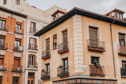 COUVERTURE madrid travel guide - voyage à madrid 2023