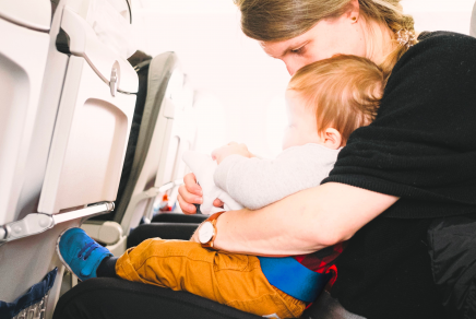 prendre l'avion avec bébé - flying with a baby
