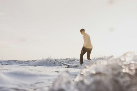 winter surfing in Tofino BC - surf en hiver à Tofino